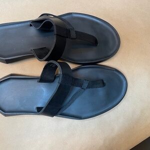 Sandal